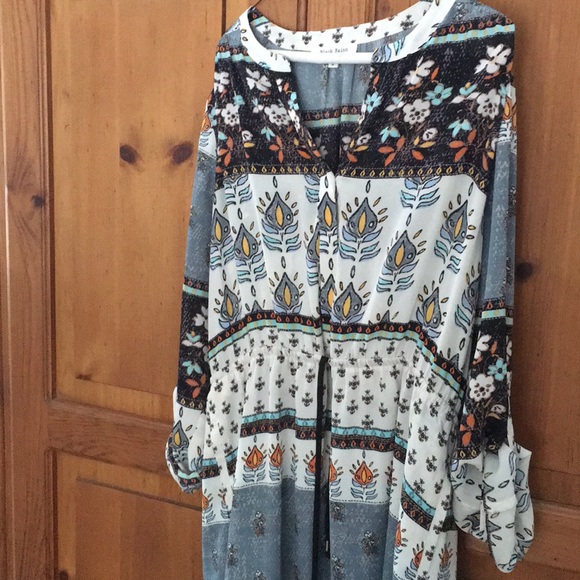 Multi colored spring or summer dressAmazing prints - Picture 2 of 8